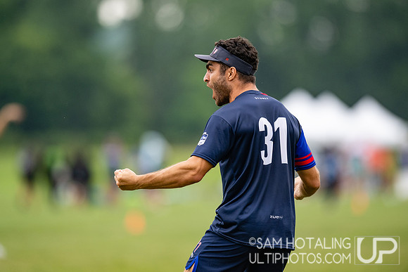 CUSB Open vs Sunder in pool play at World Ultimate Club Championships