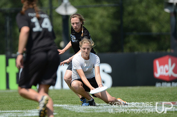 2012 USAU D-I College Championships Friday Action
