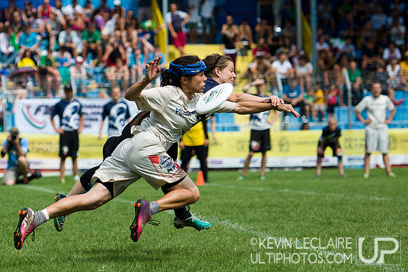 Drag'n Thrust vs. Polar Bears -- WUCC Mixed Final Action