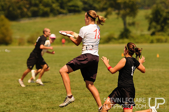 Sunday Elite Mixed Playoffs action -- Chesapeake Open 2010