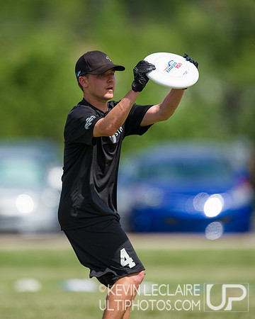 2014 USAU D-I College Champs Saturday Round 4 Action
