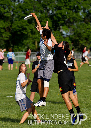 2014 USAU D-I College Champs Sunday Action