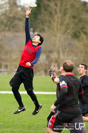 Preseason_scrimmage_20140406_170630_JBP00319