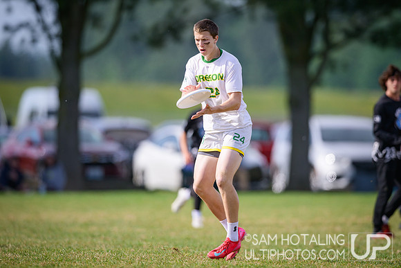 Oregon Ego vs Penn State Spank in quarterfinals finals at USAU D-I College Championships