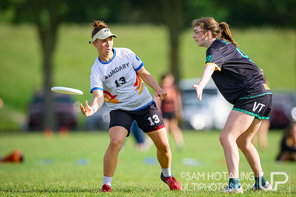 Pool play at USAU D-I College Championships