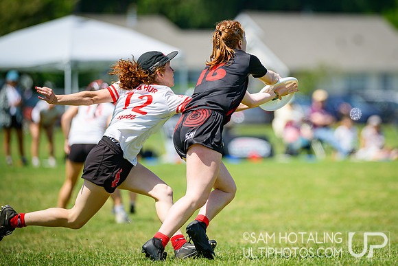 Saturday pool play at USAU D-I College Championships