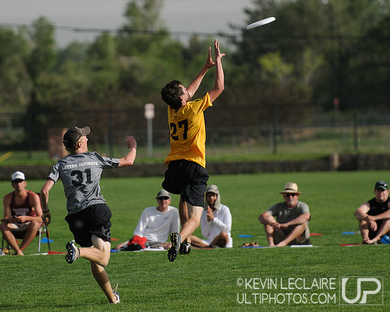 2012 USAU D-I College Championships Saturday Action