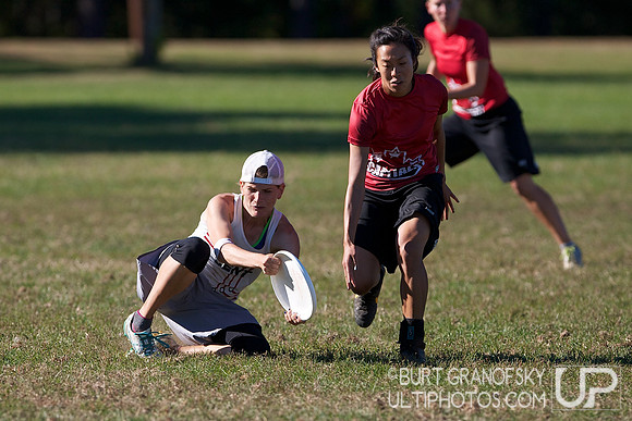 USAU NE Regionals 2013 -- Women's, Sun Round 4