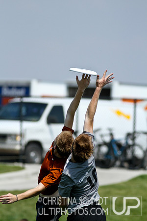 2012 USAU D-I College Championships Saturday Action