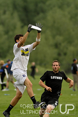 2012 USAU D-I College Championships Friday Round 1 Action