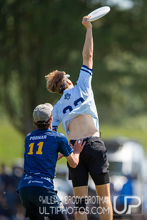 Day 2 of the USA Ultimate D-I College Championships