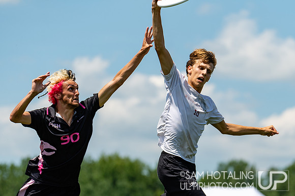 Mooncatchers vs Seattle Sockeye in quarterfinals at World Ultimate Club Championships