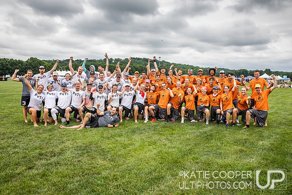 PuTi and W.underteam team photo