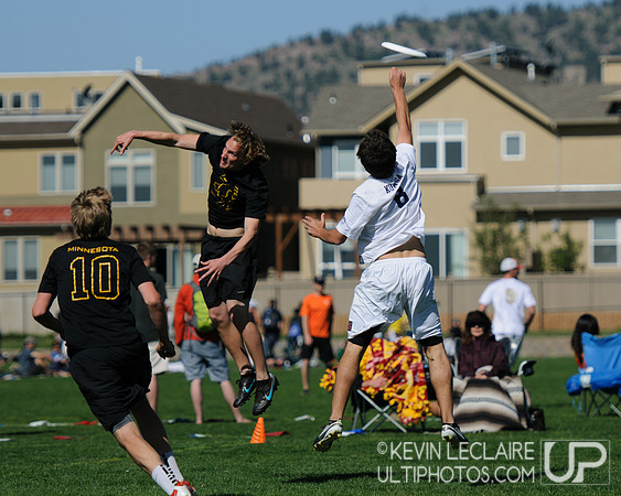 2012 USAU D-I College Championships Sunday Action