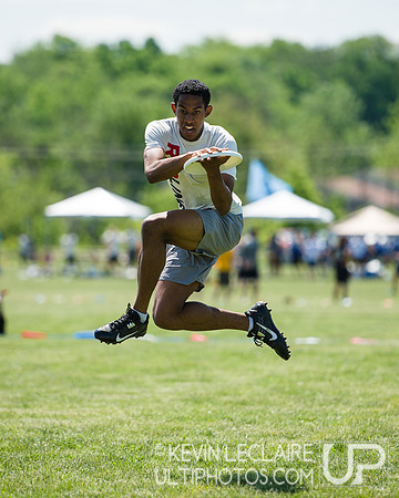 2014 USAU D-I College Champs Friday Round 2 Action