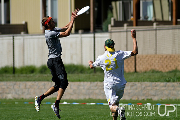 2012 USAU D-I College Championships Sunday Action