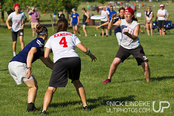 2014 USAU D-I College Champs Saturday Action
