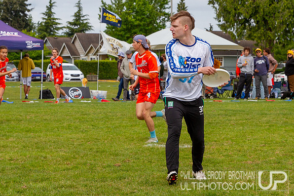 Day 1 of the USA Ultimate D-I College Championships