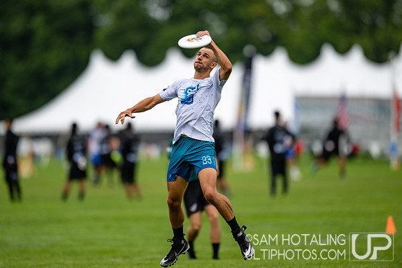 Gentle vs Guayota in pool play at World Ultimate Club Championships