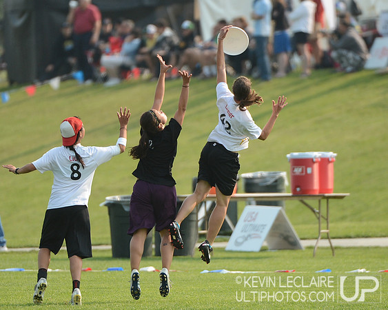 2012 USAU D-I College Championships Saturday Action