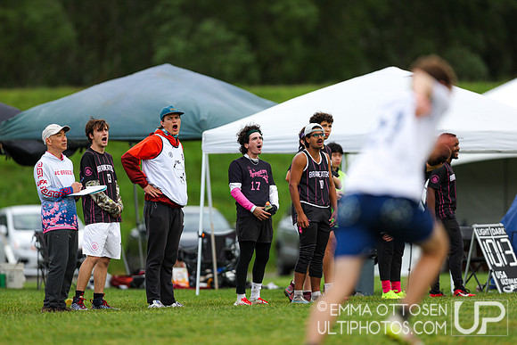 Saturday full coverage from USAU D-IIII College Championships, Pool Play Round 1: Claremont vs Richmond