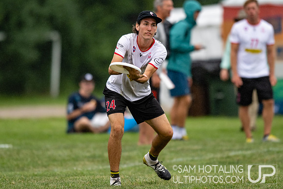 CUSB Open vs Sunder in pool play at World Ultimate Club Championships