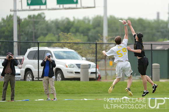 2012 USAU D-I College Championships Friday Action