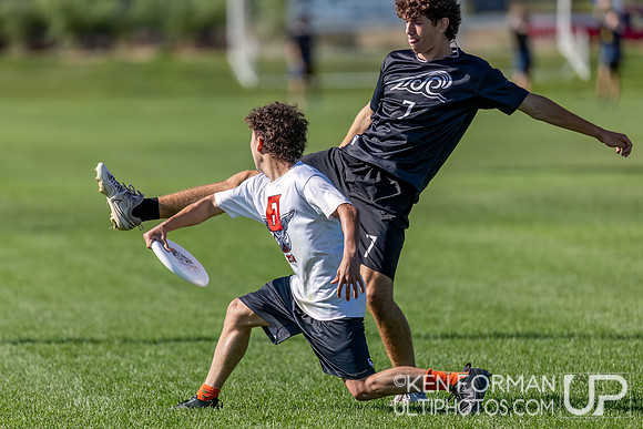 Nicolás González (Flying Pig #67) v. Simon Wissink (Rising Tide U20B #7)