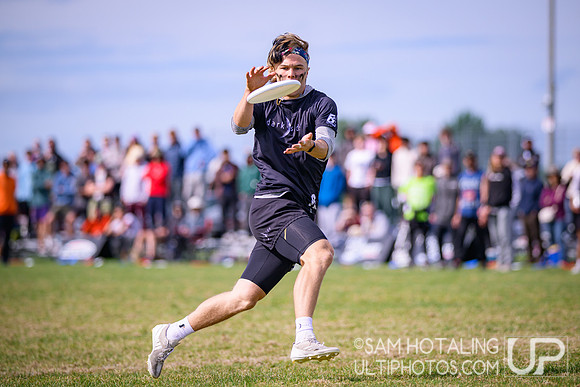 Highlights: quarterfinals at USAU D-I College Championships