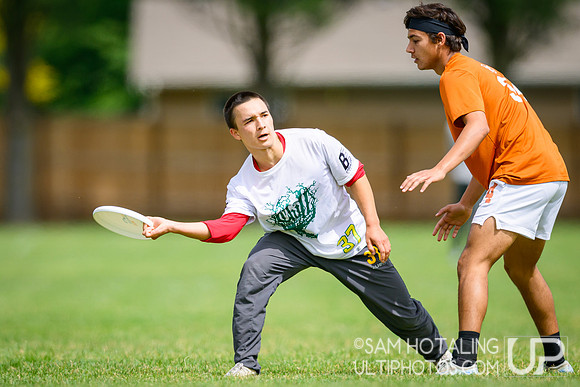 Pool play at USAU D-I College Championships