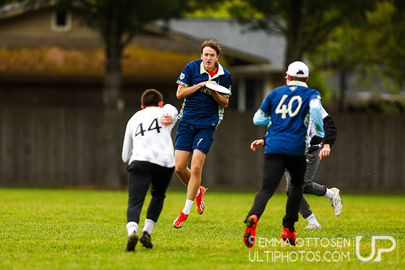 Sunday full coverage from USAU D-IIII College Championships: Round 1