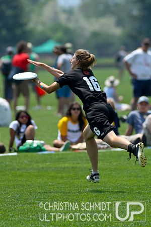 2012 USAU D-I College Championships Saturday Round 3 Action