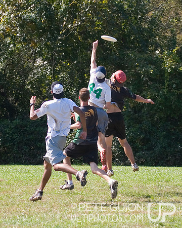 Sunday Round 2 Action -- 2011 Hucks off the Hilltop