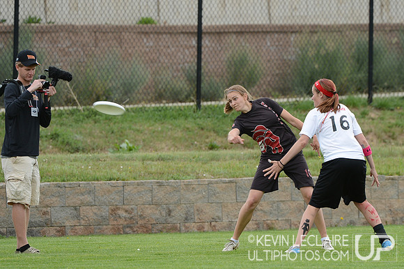 2012 USAU D-I College Championships Friday Round 1 Action