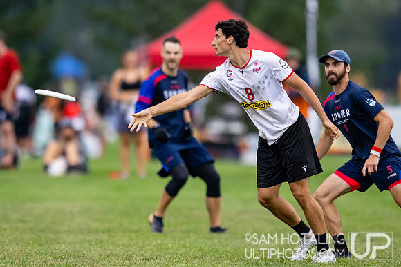 CUSB Open vs Sunder in pool play at World Ultimate Club Championships