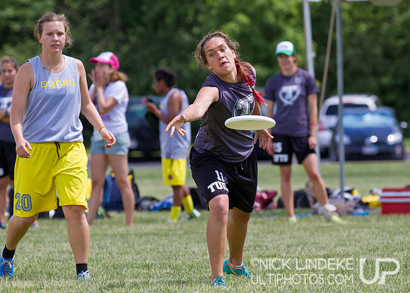 2014 USAU D-I College Champs Saturday Action