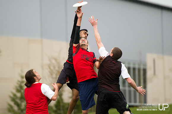 Preseason_scrimmage_20140406_163208_JBP00200