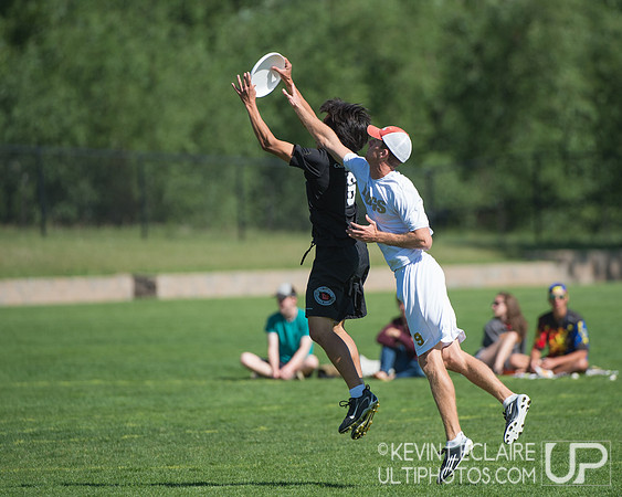 2012 USAU D-I College Championships Sunday Action