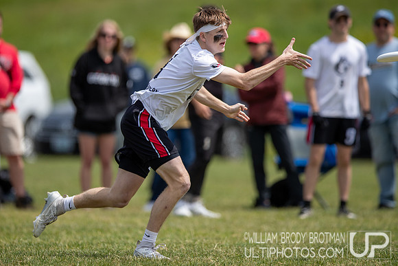 Day 1 of the USA Ultimate D-I College Championships