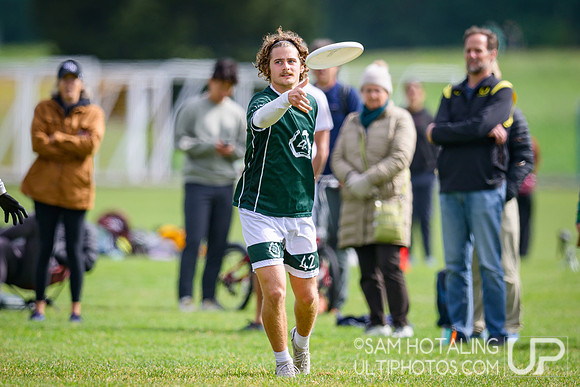 Pool play at USAU D-I College Championships