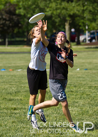 2014 USAU D-I College Champs Friday Action