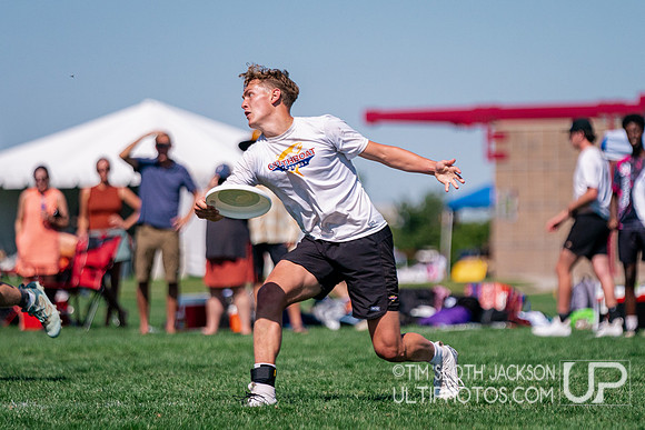 Pool play at 2024 USAU Youth Club Championship