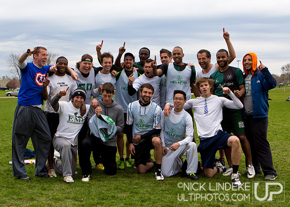 Team Photo - Great Lakes Regionals - USAU 2014 College Series