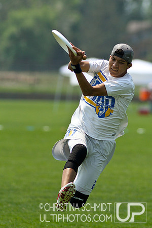 2012 USAU D-I College Championships Saturday Round 2 Action