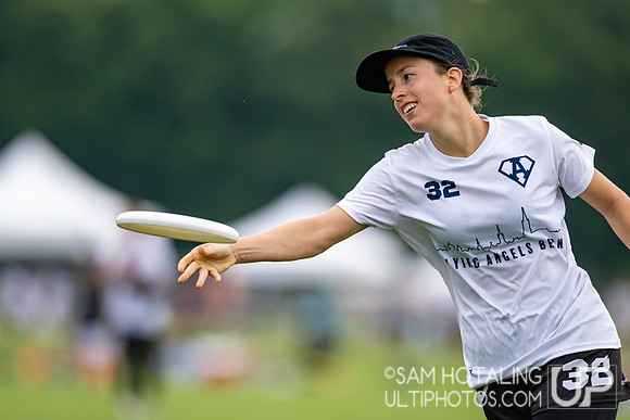 Bristol Women vs FABulous in pool play at World Ultimate Club Championships
