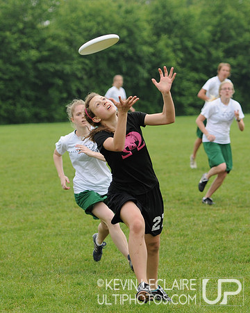 Holy Family Catholic makes catch vs Alderdice in qtrs - KWL - HSEasterns-Sun_20110522_1738 DSC_3576_cr