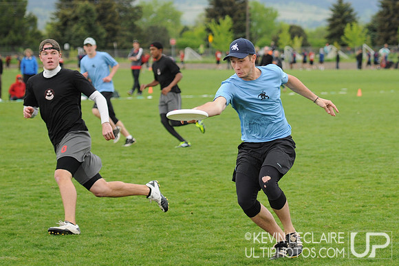 Sunday 8:30am Quarterfinals Round Action -- 2011 USAU College Championships