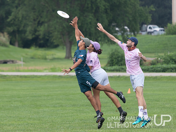 CRAZY vs Lunch Box Ultimate Club