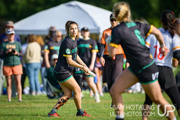Stanford Superfly vs Vermont Ruckus in pool play at USAU D-I College Championships