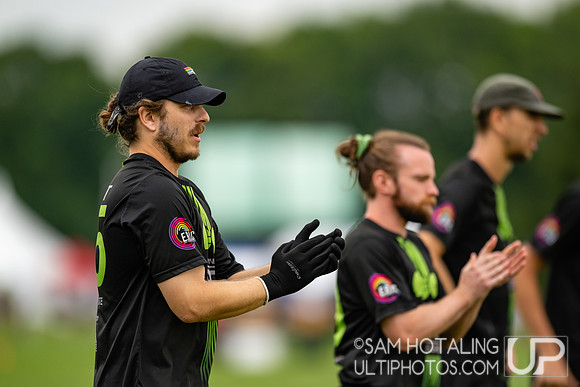 Melbourne Ellipsis vs Wildcats in pool play at World Ultimate Club Championships